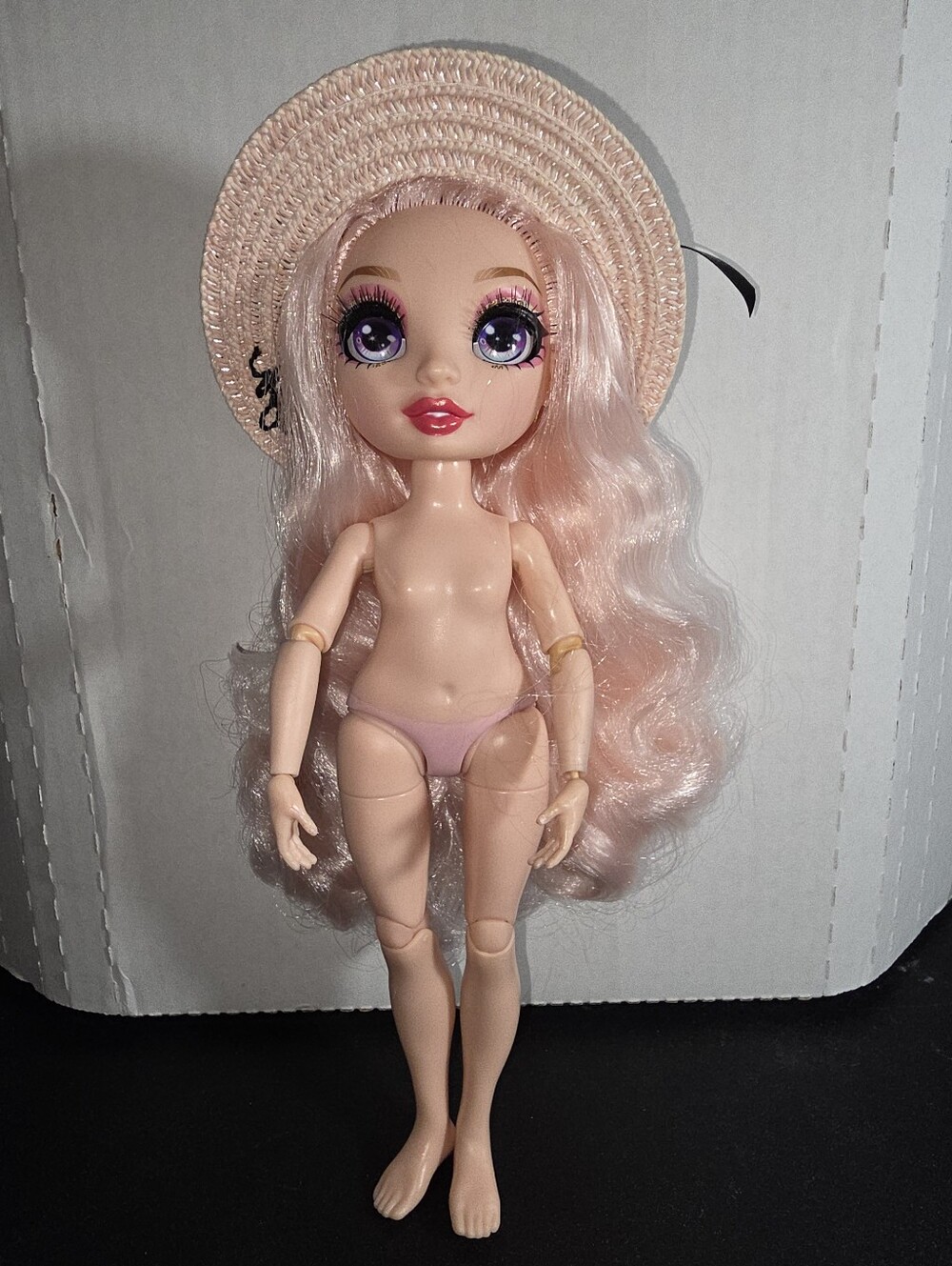 🌈 Rainbow High Pacific Coast Bella Parker w Straw Hat